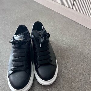 Women Alexander McQueen Black Leather Sneakers